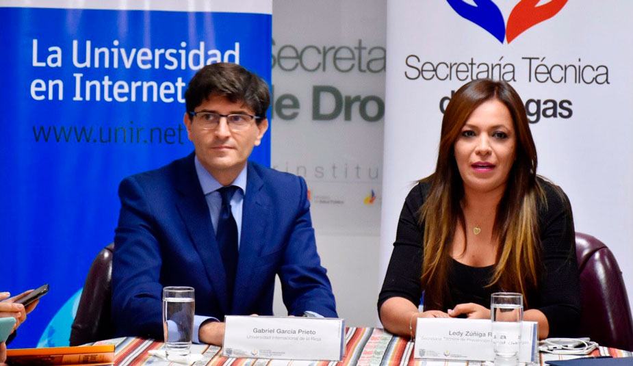 firma convenio unir