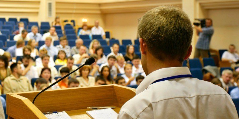 Conoce las claves del Grado en Ciencias Políticas y Gestión Pública de UNIR