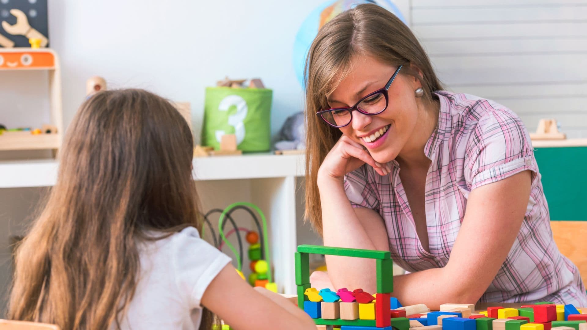 niña jugando - educación especial en España