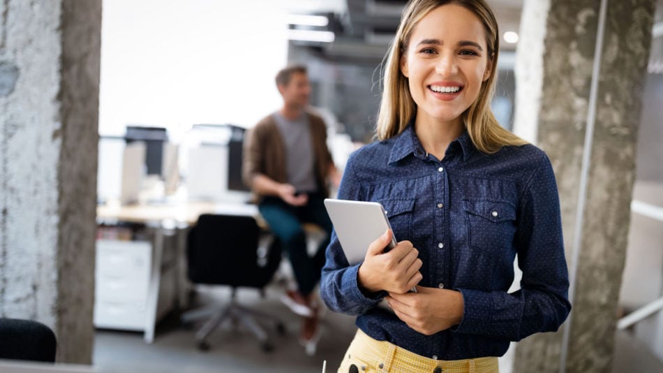 product manager sonriendo a la cámara