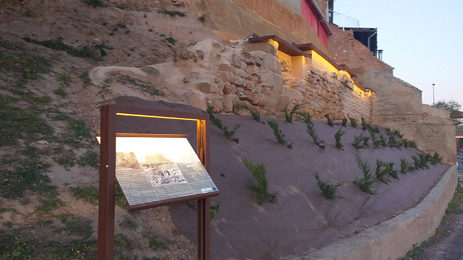 Muralla romana en la calle de los Sastres