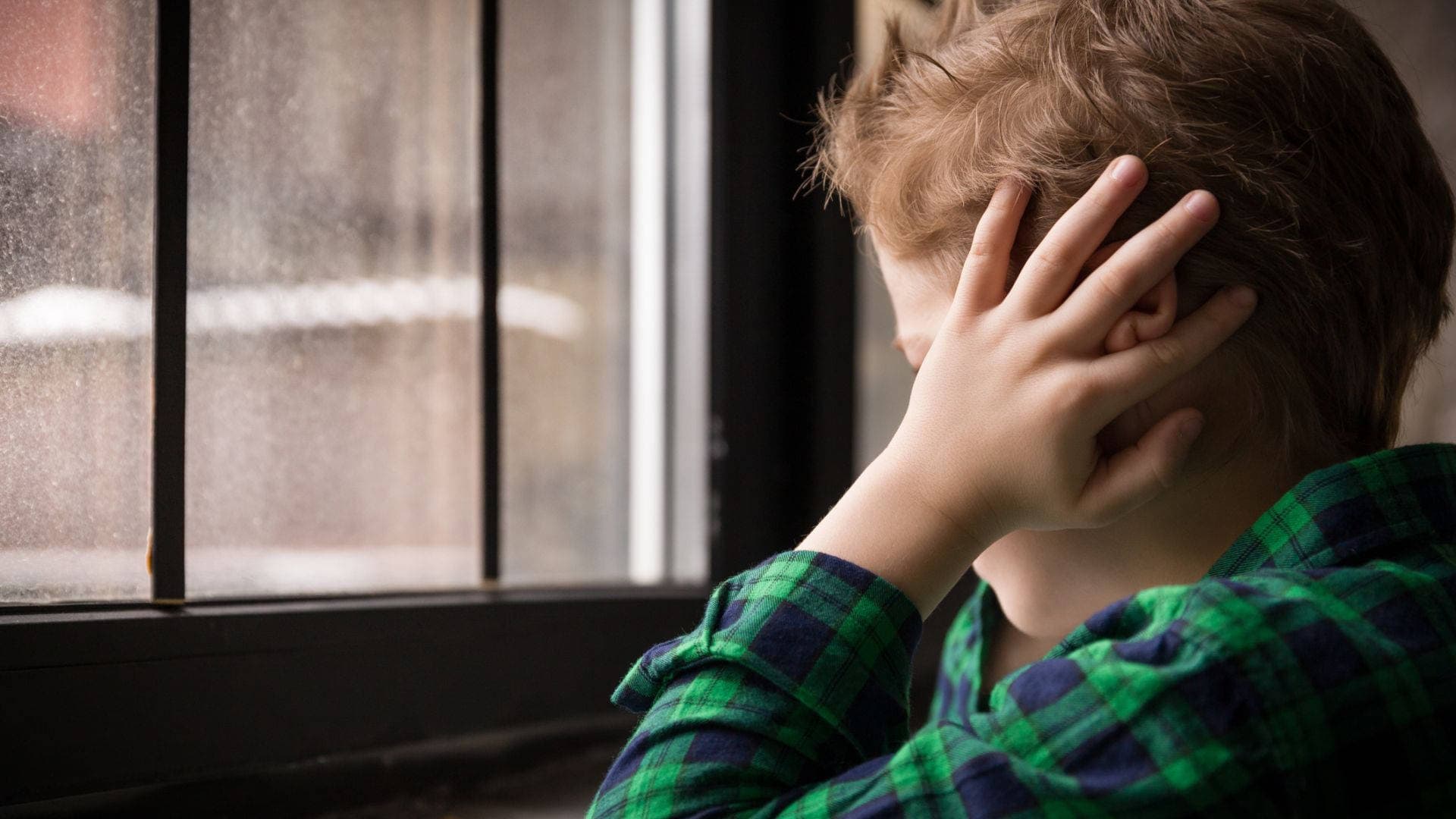 Niño con estrés postraumático.