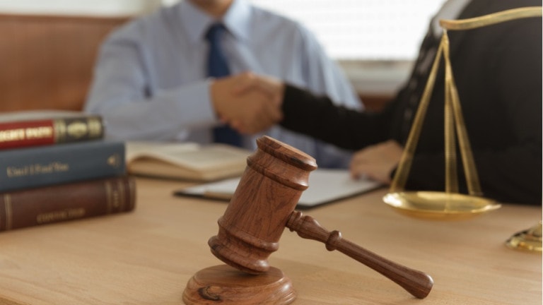 Grado en Derecho: Pros y contras de estudiar Derecho como carrera