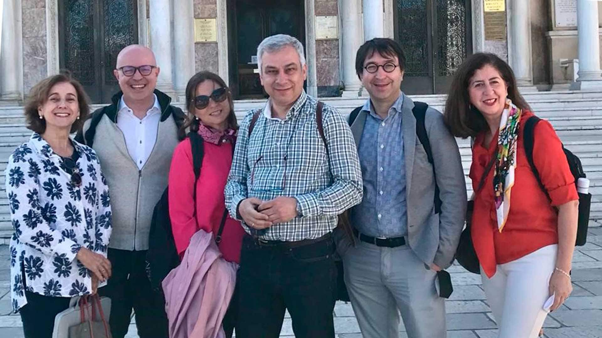 Dory Merino e Inmaculada Berlanga con otros investigadores italianos en Patras