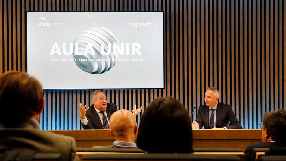 Jordi Hereu conversa con Carlos Prieto durante el AULA UNIR