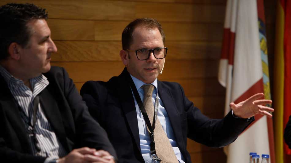 Javier Rainer, director OTRI UNIR, durante su intervención en la mesa sobre turismo inteligente.