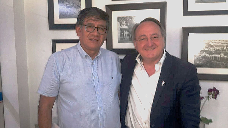 Julio César Medina Gamboa, rector de la UMSS, y Manuel Herrera, director académico de Relaciones Internacionales de la UNIR.
