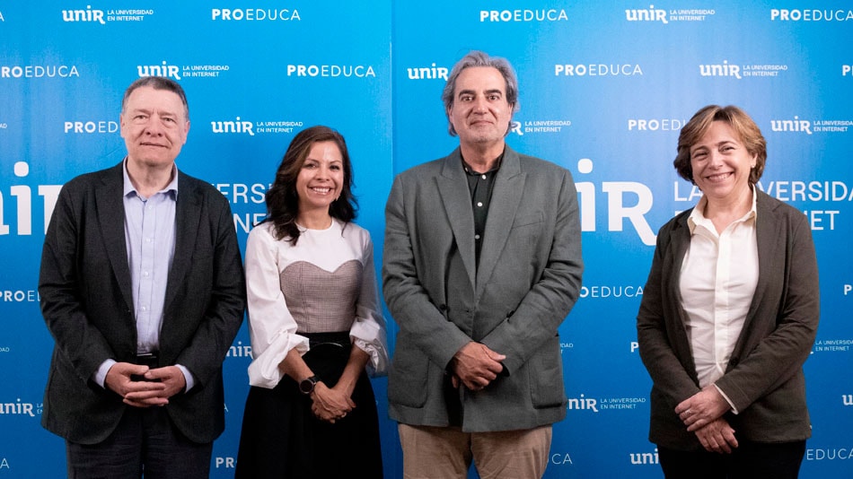 1)De izquierda a derecha: Jordi Sevilla, presidente del Consejo Social de UNIR; Erika Rodríguez, asesora especial del Alto Representante de la Unión Europea; Daniel Gayo, experto en economía e integración regional América Latina y Caribe; y María Luisa Ramos, asesora del Vicerrectorado de Relaciones Internacionales y Cooperación al Desarrollo de la Universidad Complutense de Madrid. 