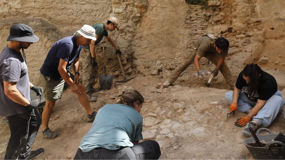 La actividad estuvo dividida en dos excavaciones, yacimiento La Clínica y Calle Sastre.