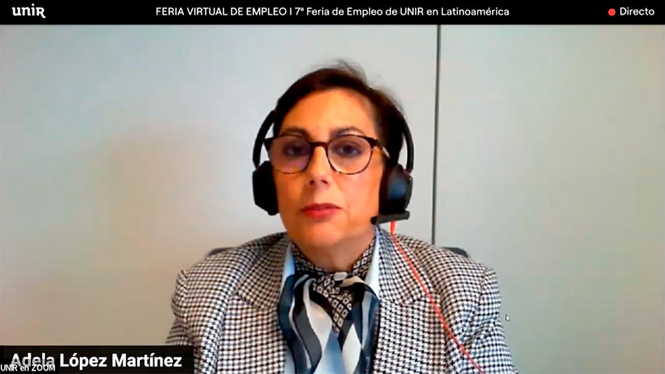 Adela López Martínez, vicerrectora de Estudiantes UNIR, pronunció unas palabras de bienvenida en la inauguración.