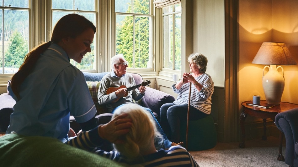 musicoterapia-personas-mayores-ritmo