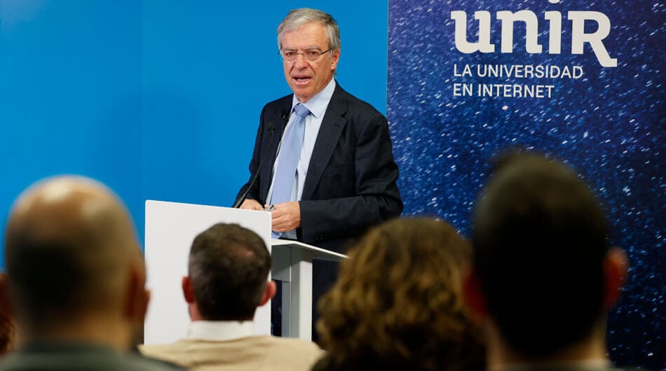 José Donoso, Director General de UNEF, durante su ponencia.