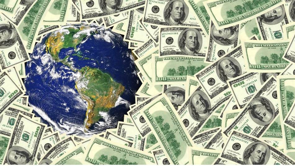 Concepto de negocio global Billetes de Dolar alrededor del globo terraqueo