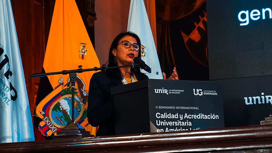 Sofía Lovato, vicerrectora de la Universidad de Guayaquil.