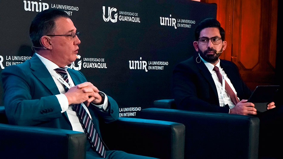 Fidel Márquez Sánchez, miembro académico del Consejo de Educación Superior (CES) y Santiago Quiroz, rector de la Universidad Técnica de Manabí.