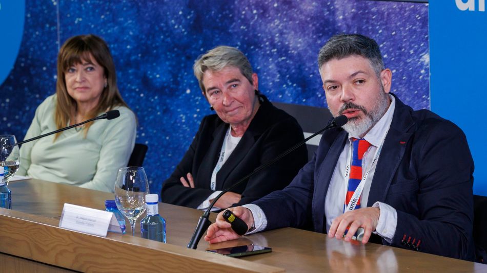 Pilar Berzosa, Iolanda D`Ascenzo y Joaquín González Cabrera durante un debate en el congreso.