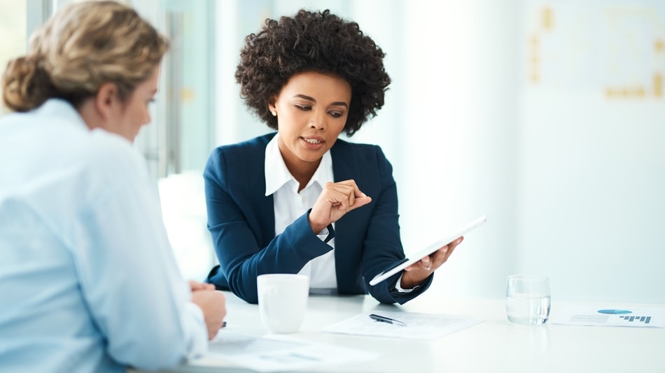 Mujeres empresarias en una reunión