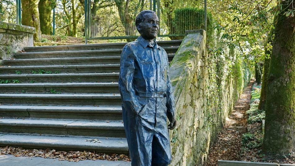 Federico García Lorca forma parte del texto dramático con su obra "Bodas de sangre"