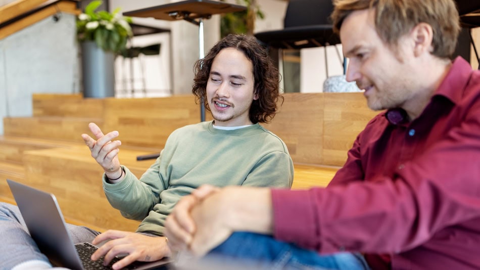 Ejecutivos trabajando en la retención de clientes