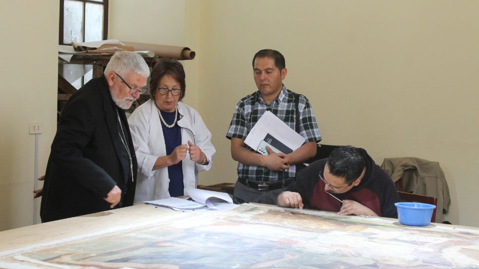 Visita al equipo de restauración de las obras de Bernardo Bitti.