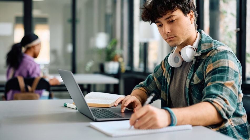 los estudiantes deben valorar a la hora de elegir dónde realizar sus estudios universitarios online