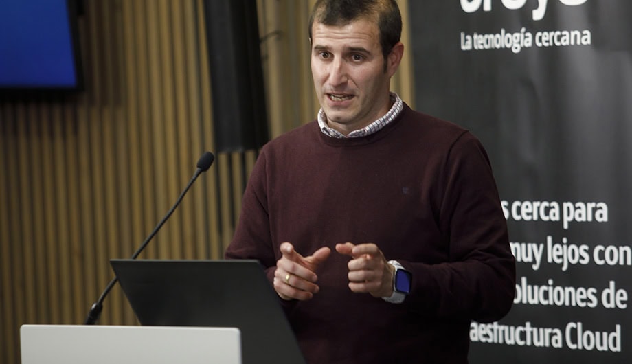 El director de la Cátedra y docente de UNIR, Juan Antonio Sicilia, durante el evento.