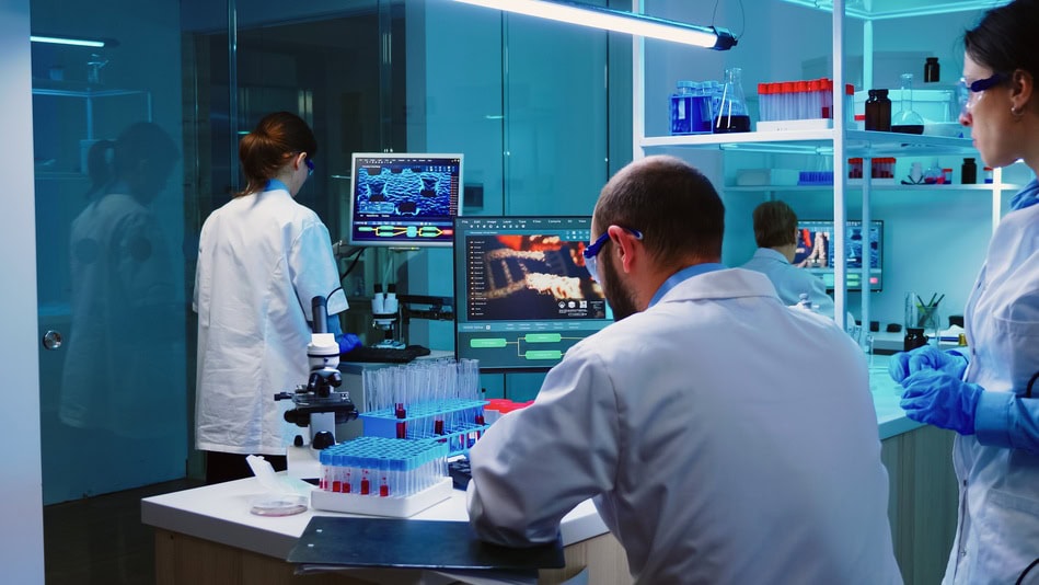 La aplicación de herramientas informáticas al manejo de datos biológicos es lo que se conoce como bioinformática