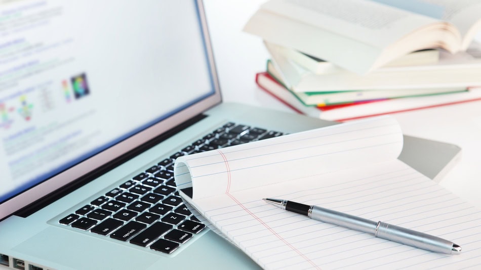 Se pueden encontrar ejemplos de Trabajos fin del Máster de profesorado en muchos repositorios como el de UNIR