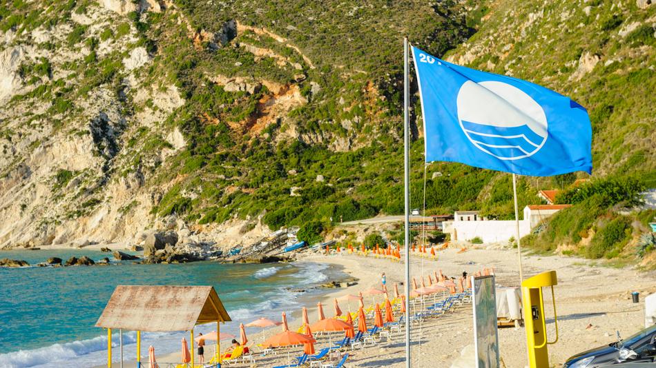 La bandera azul es el símbolo de calidad y sostenibilidad que distingue a las mejores playas de España