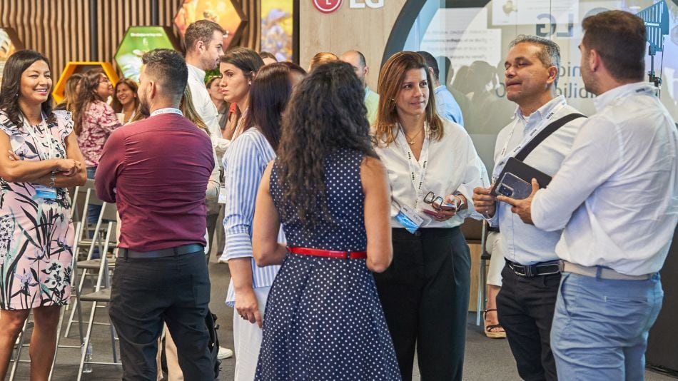 Dinámica de networking entre los asistentes.
