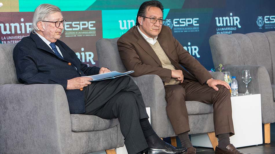 Rafael Puyol, presidente de UNIR, y Héctor Santiago López Zurita.