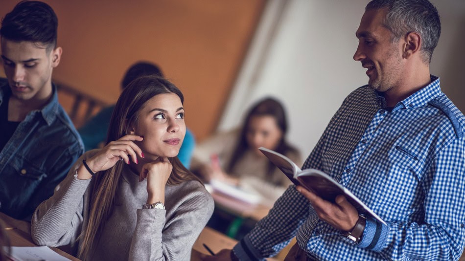 La función de cada educador, ya sea maestro, profesor, docente o instructor, es facilitar el aprendizaje de sus alumnos