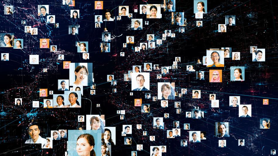 La glabalización digital crea espacios de interacción, tanto físicos como digitales, que favorecen la colaboración y el intercambio entre personas y profesionales de diferentes países
