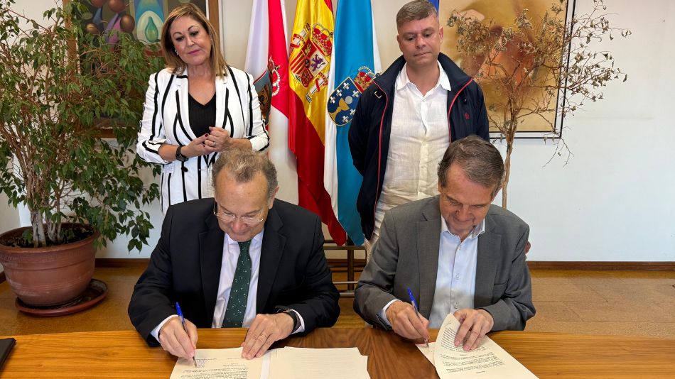 El acto tuvo lugar en el Ayuntamiento de Vigo.