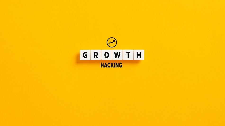 La aplicación del concepto growth hacking al marketing hace referencia a aquellas estrategias que buscan aumentar, en poco tiempo, el impacto en la audiencia de una marca