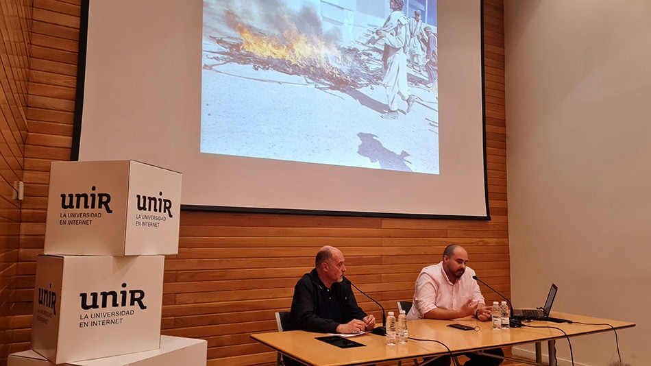 Antonio Pampliega durante la charla que impartió en 2021.