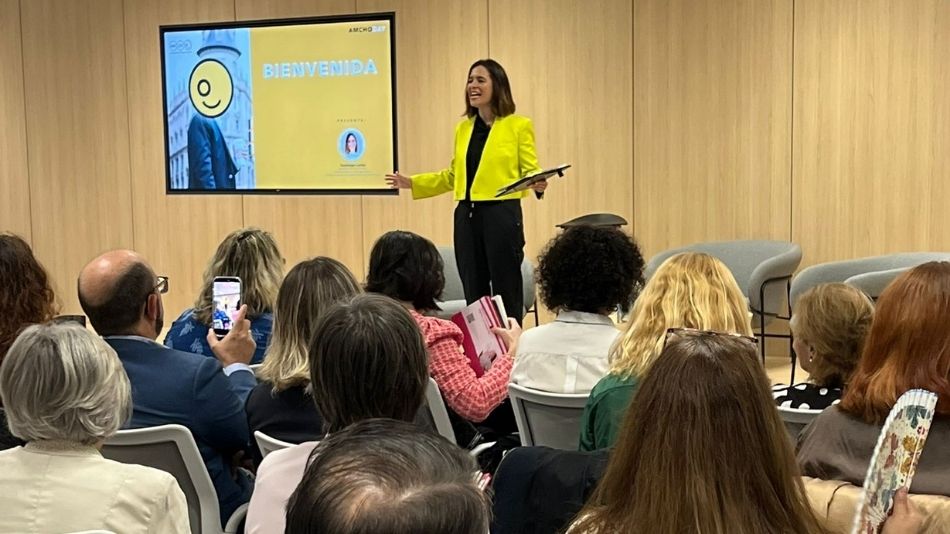 La directora del área de empresa de UNIR, Alba Quiles Torres, también participó en el evento.
