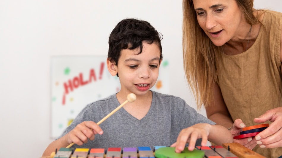 La musicoterapia en personas con autismo favorece el desarrollo del lenguaje