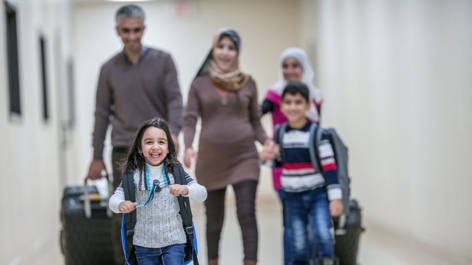 La protección internacional que España ofrece a los ciudadanos no comunitarios o apátridas se despliega, principalmente, a través del derecho de asilo