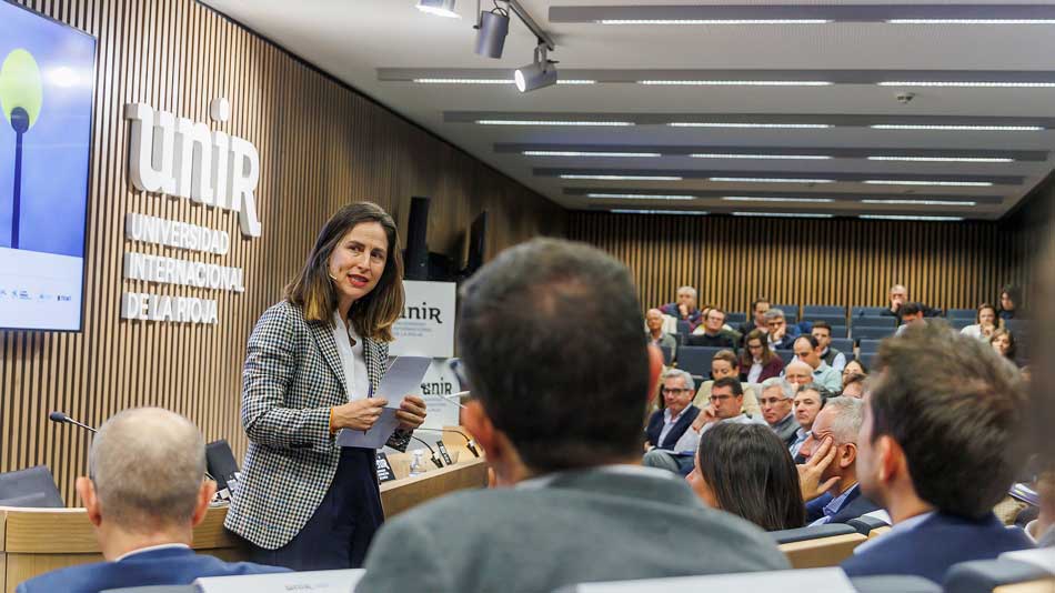Elena Betes, durante la charla ofrecida en el rectorado de UNIR.