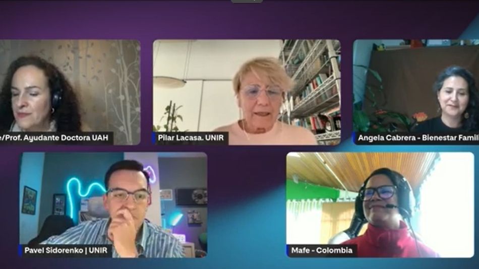 Investigadores durante el seminario.