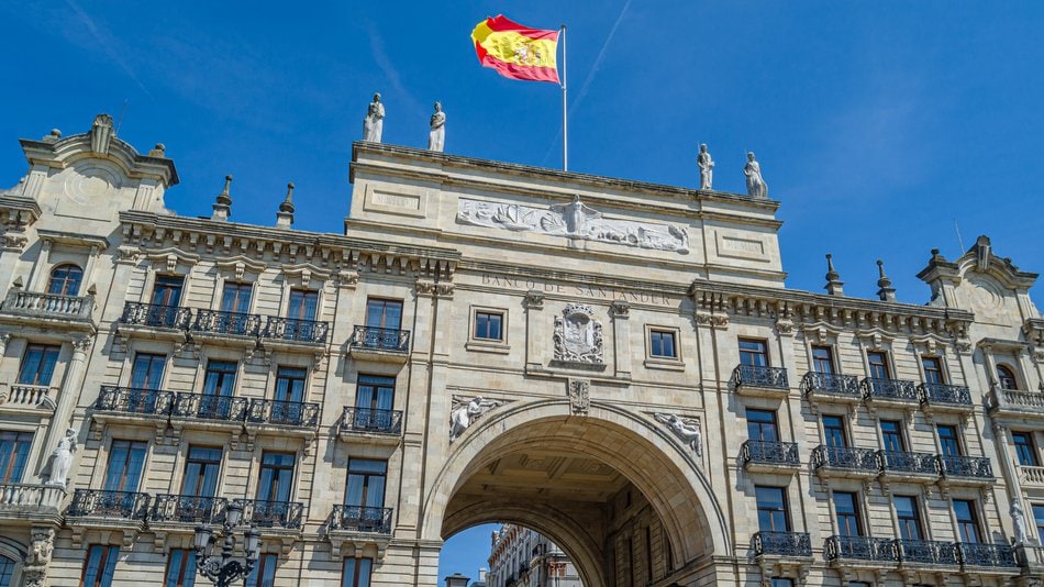 Edificio del Banco de Santander, sede del citado banco, en la ciudad del mismo nombre, en España