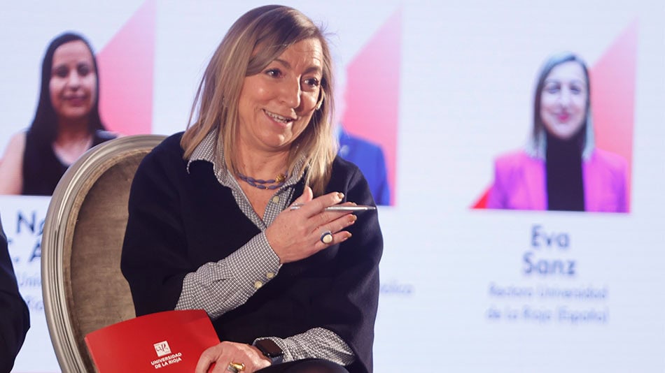 Eva Sanz, rectora de la Universidad de La Rioja.