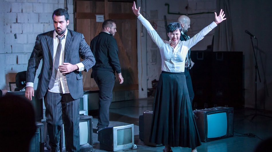 El espacio escénico se puede dividir en diferentes partes