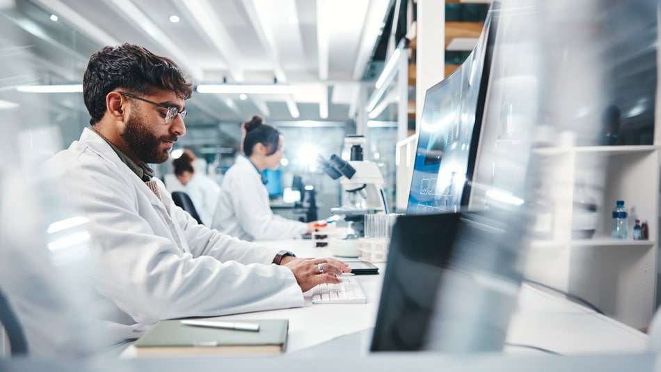 El estudio de cohorte analiza cómo ciertos factores influyen en la aparición de enfermedades