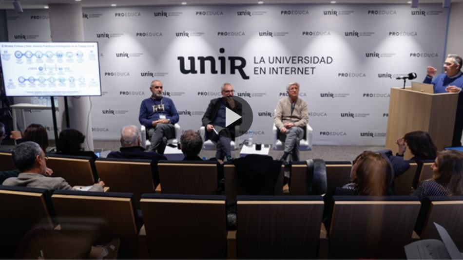 Los expertos debatieron temas académicos necesarios para la memoria de la 'Academia de Trabajo Social'.