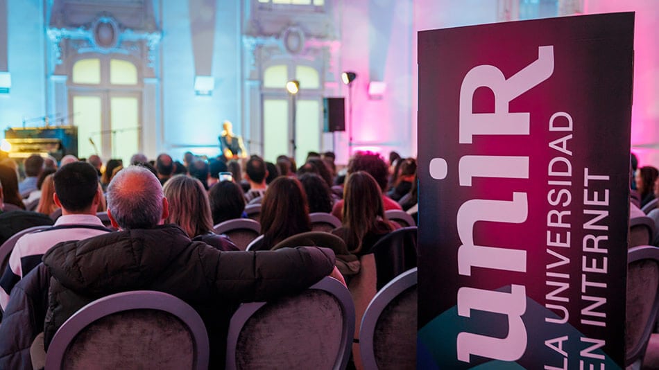 Caf&eacute; Cantante en el C&iacute;rculo Logro&ntilde;&eacute;s.