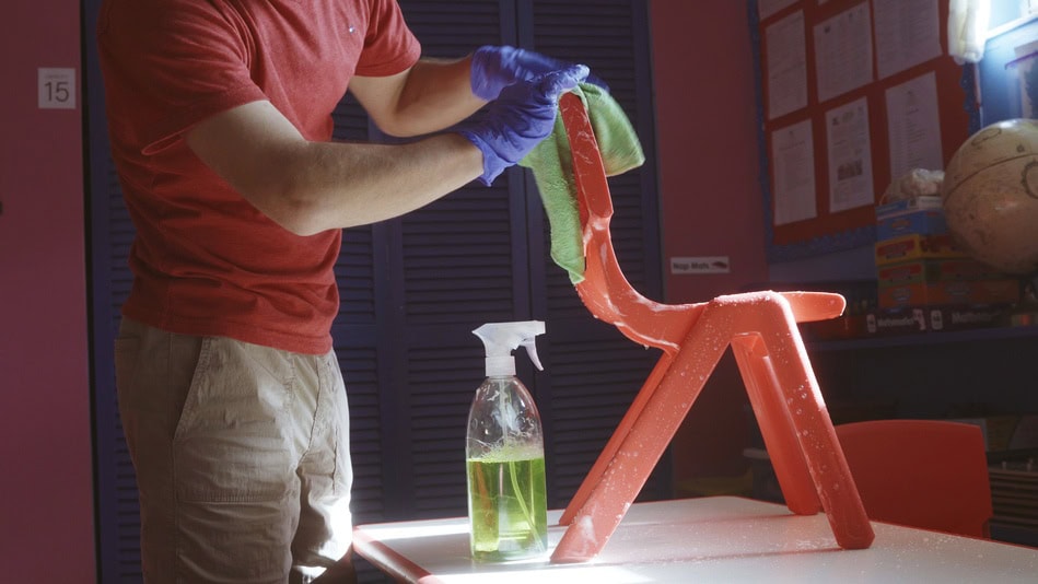 En el protocolo de seguridad de guarderías están incluidos los riesgos biológicos