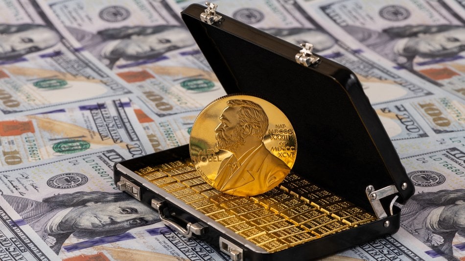 El ganador del premio Novel de Literatura recibe 11 millones de coronas suecas