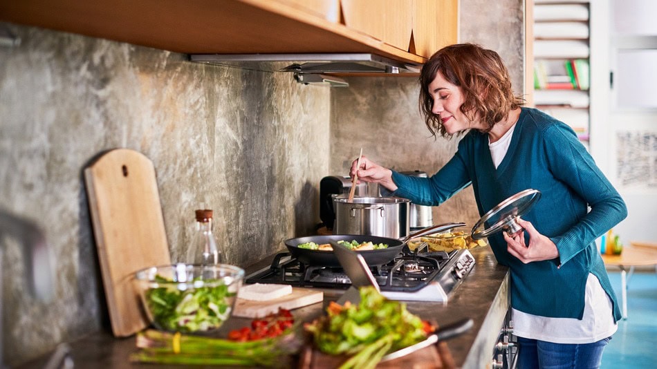 Los nutrientes son sustancias esenciales que aportan energía, mantienen y reparan tejidos y regulan funciones vitales